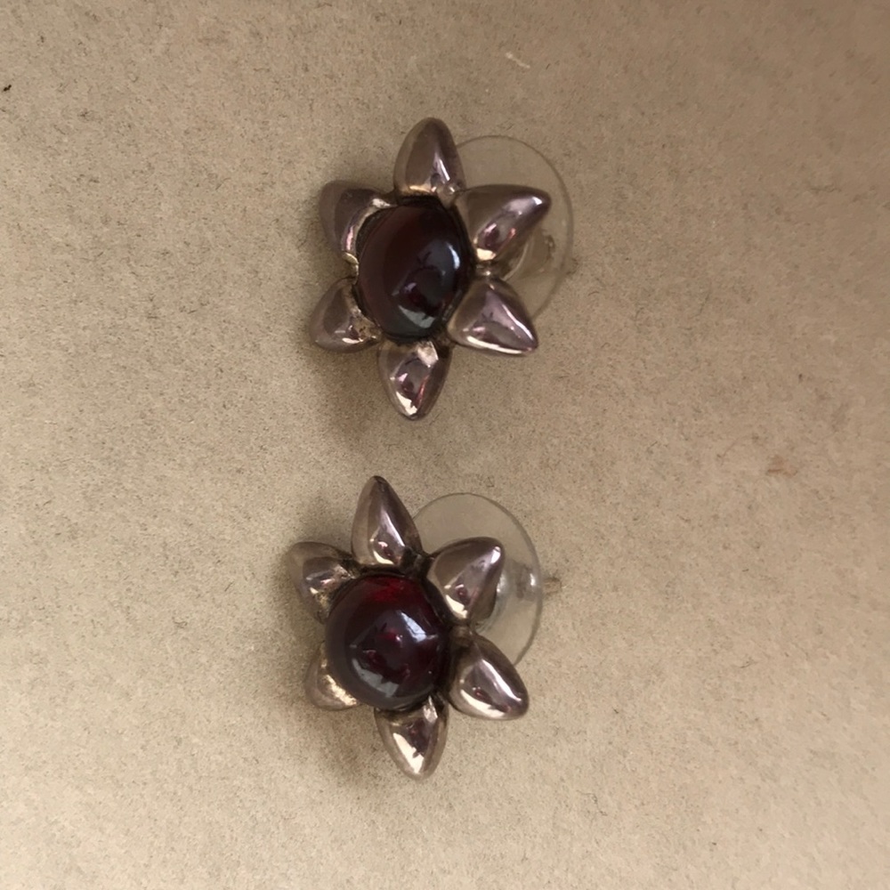 Earrings - Picture 4 of 6
